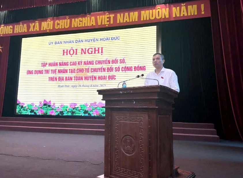 Hoài Đức tập huấn cho cán bộ về chuyển đổi số, ứng dụng AI Hoài Đức tập huấn cho cán bộ về chuyển đổi số, ứng dụng AI