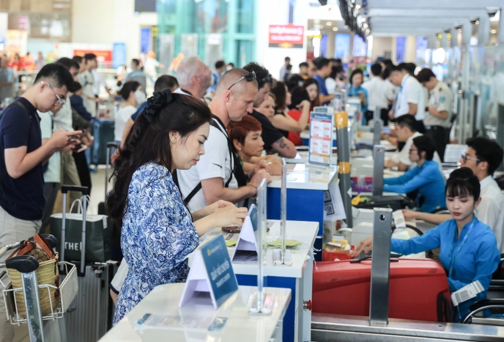 Khách bay đến TP Hồ Chí Minh tăng kỷ lục đợt cao điểm 30/4-1/5