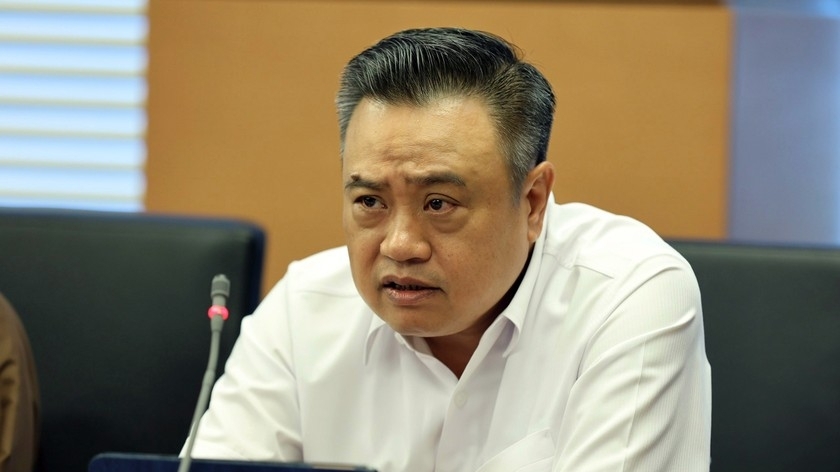 Chủ tịch Hà Nội yêu cầu giảm tối đa hồ sơ giấy và tiếp xúc trực tiếp