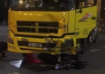 Thừa Thiên Huế:  Xe máy va chạm xe tải 2 người tử vong tại chỗ