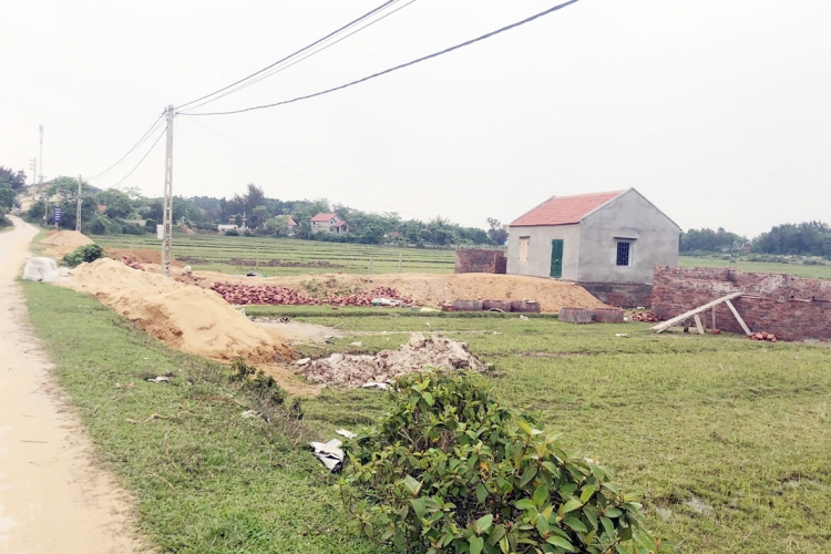 Quảng Ninh: Xử lý việc lấn chiếm đất đai, xây dựng trái phép ở xã Vĩnh Trung