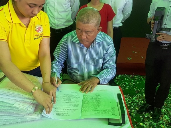 Hai dự án Phú Hồng Phát và Phú Hồng Lộc tiếp tục được chủ đầu tư bàn giao sổ hồng trước hạn hai du an phu hong phat va phu hong loc tiep tuc duoc chu dau tu ban giao so hong truoc han