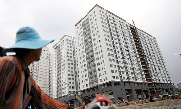 ngan hang bat dong san de xay ra nan rua tien