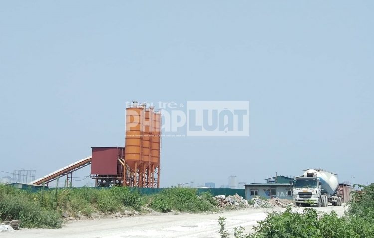 Huyện Thanh Trì: Loạt trạm trộn bê tông hoạt động miễn phép hay trái phép?