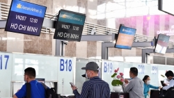 Hàng không hỗ trợ hành khách đổi, hoàn vé bay vì Covid-19