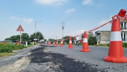 Hà Nội: Xác định nguyên nhân tuyến đê vừa mất 300 tỷ đồng nâng cấp đã nứt gãy