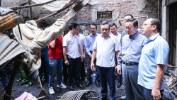 Phó Thủ tướng: Hỗ trợ tối đa người bị nạn trong vụ cháy nhà trọ ở phố Trung Kính