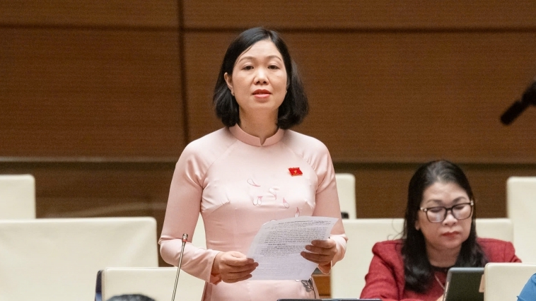 Có không ít cô giáo đi làm "cò đất" vì lương không đủ trang trải