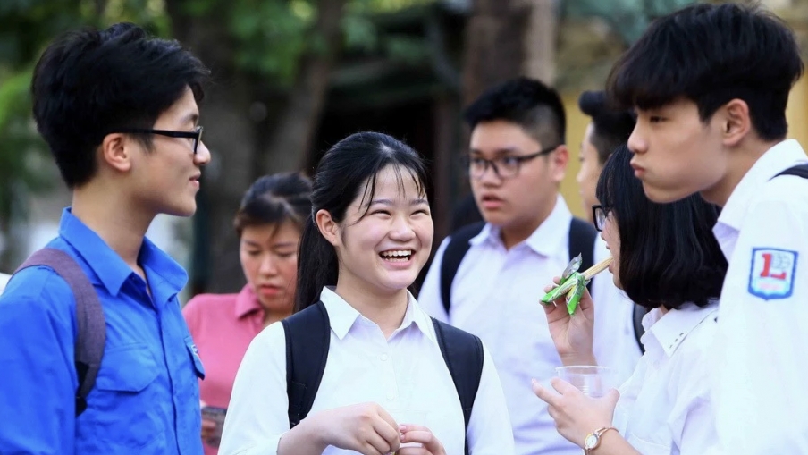 tong bi thu day hoc 2 buoingay khong thu phi tu nam hoc toi