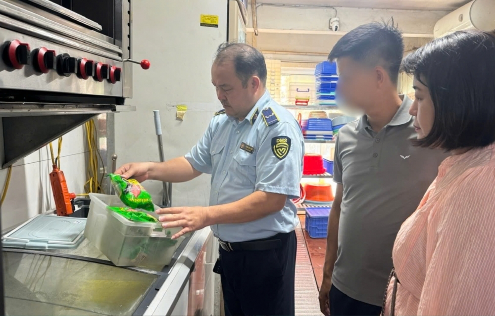 Hà Nội: Kiểm tra đột xuất quán 