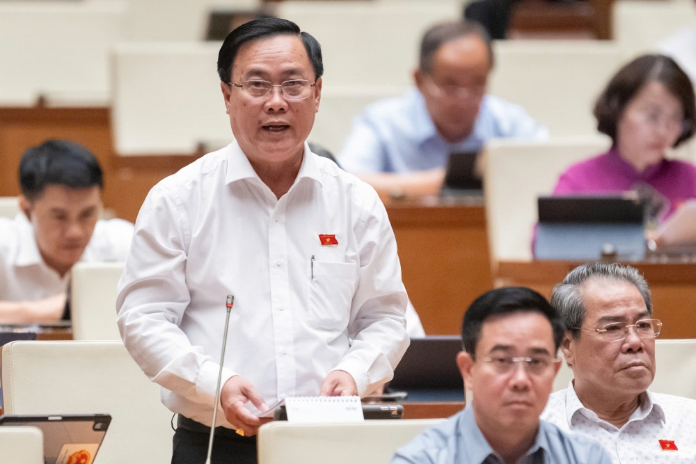 Cán bộ cấp xã có đủ sức sát dân, gần dân khi bỏ cấp huyện?