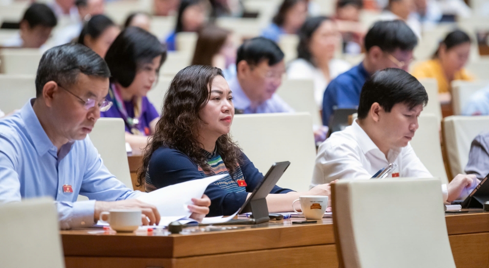 Cán bộ cấp xã có đủ sức sát dân, gần dân khi bỏ cấp huyện?