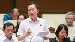 lanh dao tinh cam tay chi viec cho can bo xa thoi gian dau sap nhap