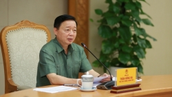 thi truong bat dong san luc thi dong bang luc lai sot nong bat thuong