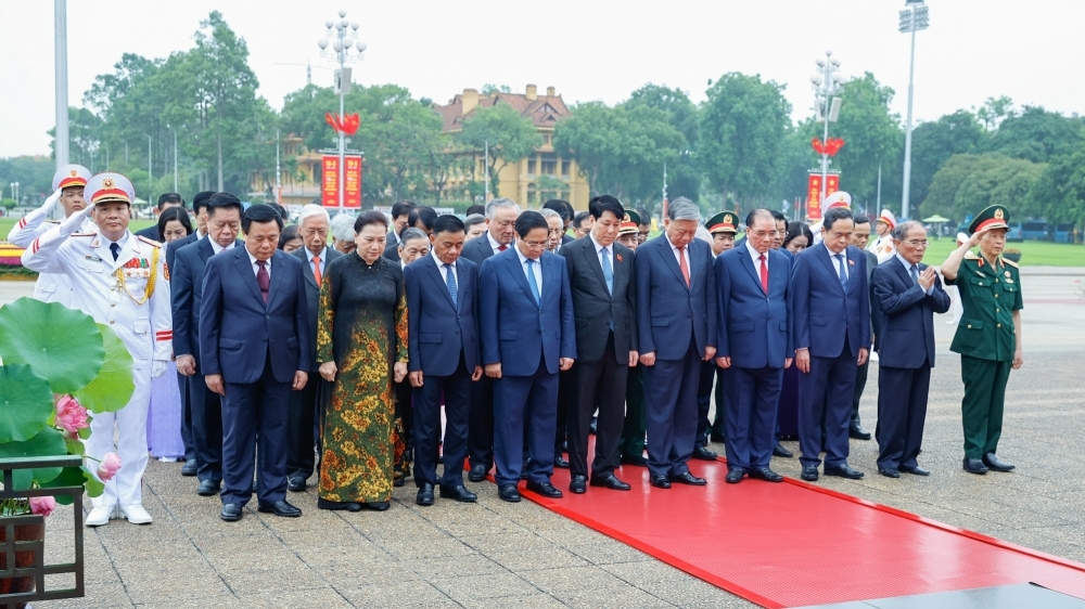 Lãnh đạo Đảng, Nhà nước vào Lăng viếng Chủ tịch Hồ Chí Minh dịp 19/5