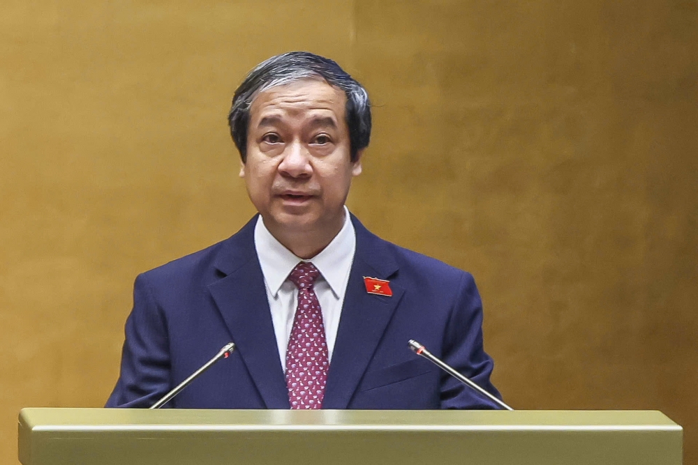 Miễn học phí học sinh công lập, hỗ trợ học sinh tư thục, dân lập