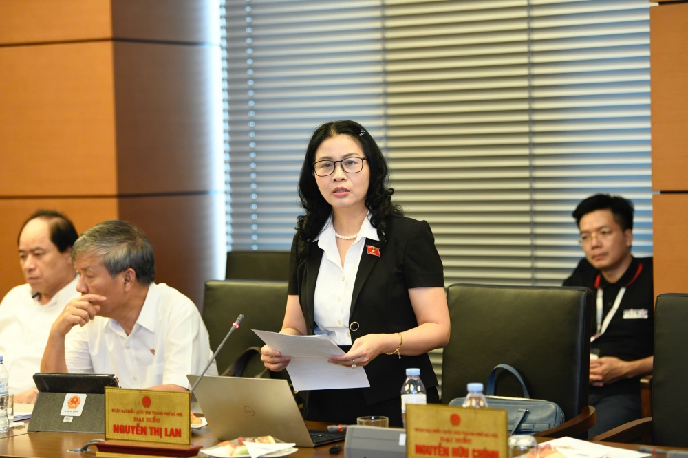 Không chỉ miễn học phí, người dân kỳ vọng trường lớp phải tốt hơn