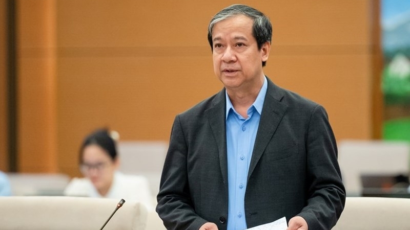 Không lo học sinh dồn vào trường công khi miễn học phí