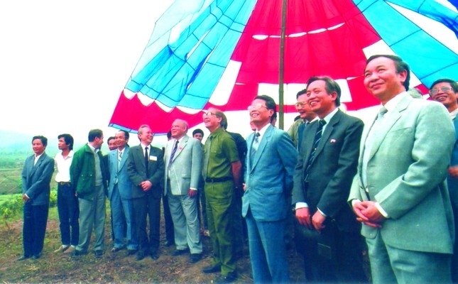 ĐỒNG CHÍ TRẦN ĐỨC LƯƠNG - NHÀ LÃNH ĐẠO CÓ NHIỀU ĐÓNG GÓP QUAN TRỌNG CHO SỰ NGHIỆP ĐỔI MỚI, PHÁT TRIỂN ĐẤT NƯỚC VÀ BẢO VỆ TỔ QUỐC