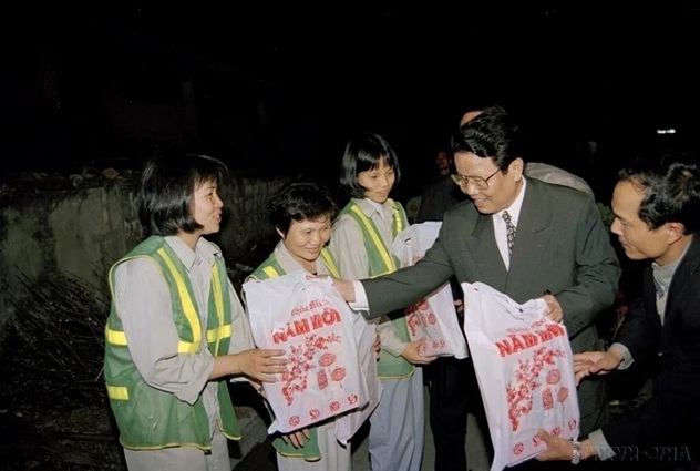 ĐỒNG CHÍ TRẦN ĐỨC LƯƠNG - NHÀ LÃNH ĐẠO CÓ NHIỀU ĐÓNG GÓP QUAN TRỌNG CHO SỰ NGHIỆP ĐỔI MỚI, PHÁT TRIỂN ĐẤT NƯỚC VÀ BẢO VỆ TỔ QUỐC