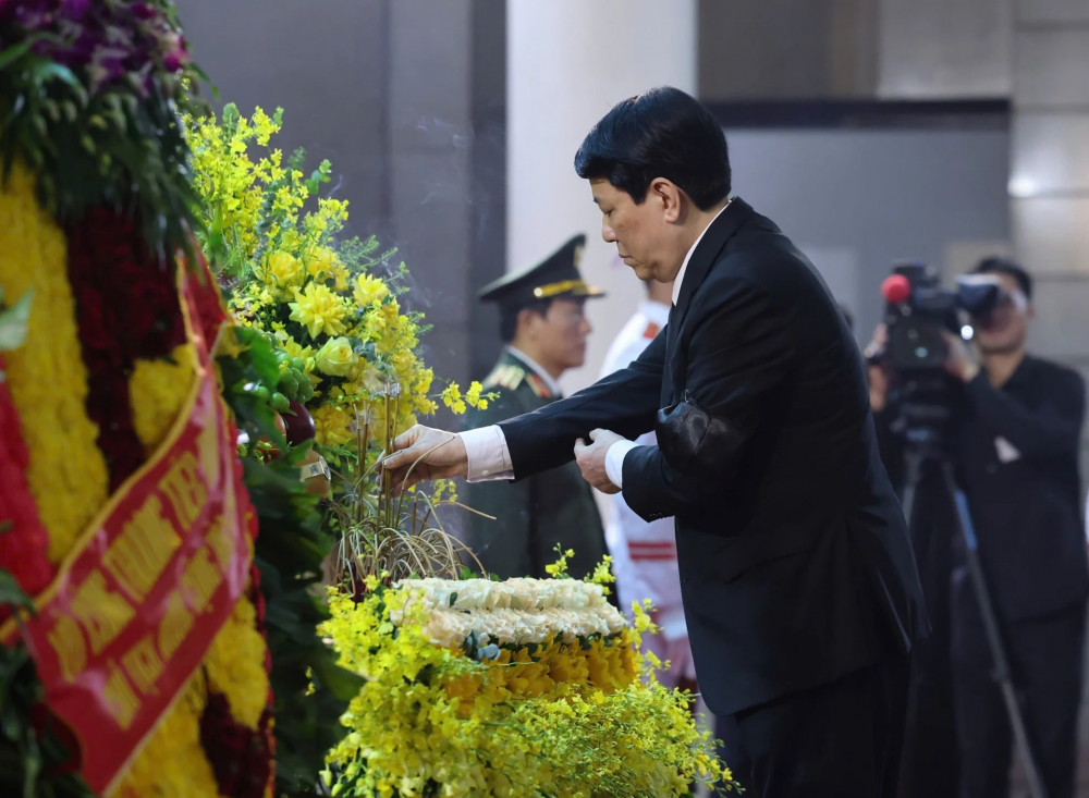 Lãnh đạo Đảng, Nhà nước ghi sổ tang tiễn biệt nguyên Chủ tịch nước Trần Đức Lương