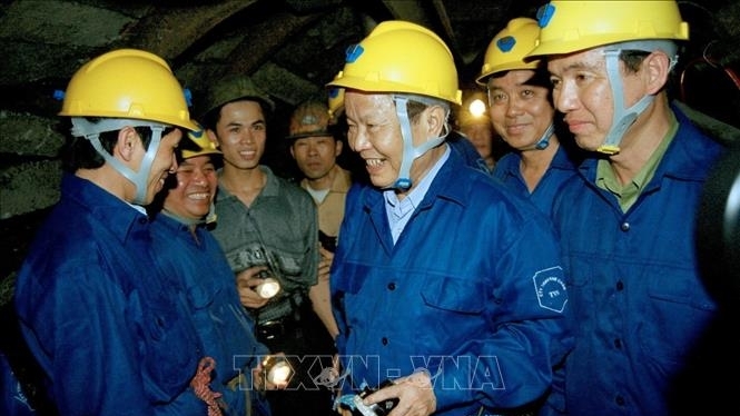 Nhà lãnh đạo có nhiều đóng góp quan trọng cho sự nghiệp đổi mới, phát triển đất nước và bảo vệ Tổ quốc