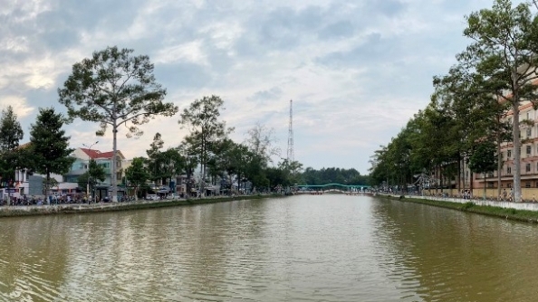 Còn đâu nét thơ mộng của hồ Nguyễn Du?