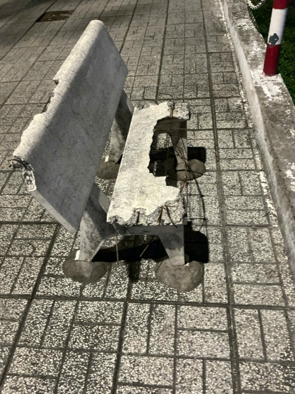 Hành động ngay để trả lại sự thơ mộng của hồ Nguyễn Du