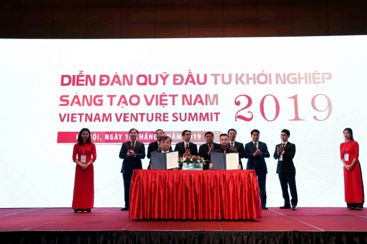 quy ngoai singapore rot 10000 ty dong dau tu vao startup viet nam