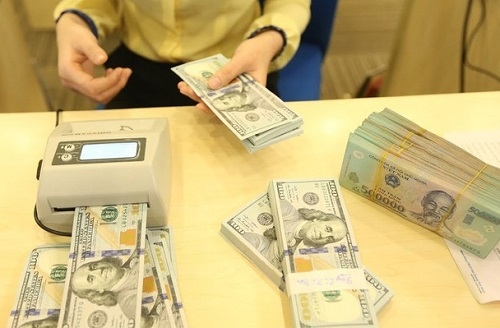 giao dich lien ngan hang bang tien vnd va usd tang manh