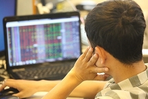 Sếp doanh nghiệp bị phạt tiền vì mua chui cổ phiếu