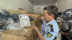 Hà Nội: Thu giữ lượng lớn quạt điện không rõ nguồn gốc, xuất xứ