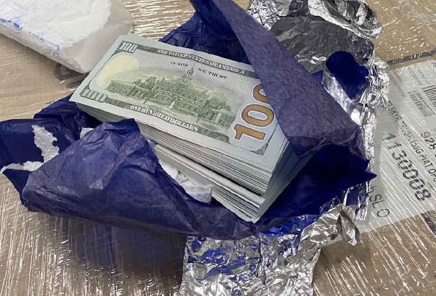 Hải quan phát hiện hành khách nhập cảnh mang lượng lớn ngoại tệ trái phép Hải quan phát hiện hành khách nhập cảnh mang lượng lớn ngoại tệ trái phép