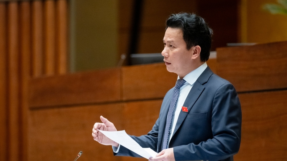 Khai thác cát lậu, không quản lý được... rất nguy hiểm