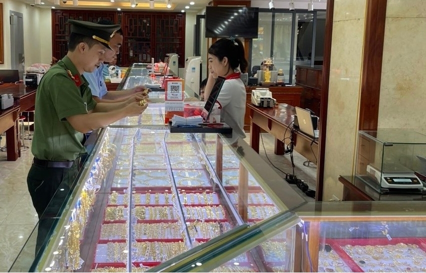 Xử lý 6 cơ sở kinh doanh vàng ở Nghệ An