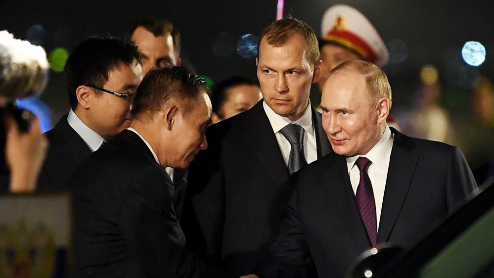 Tổng thống Putin đến Hà Nội, bắt đầu chuyến thăm Việt Nam