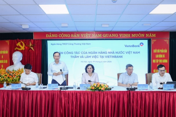 Lãnh đạo Ngân hàng Nhà nước làm việc với cán bộ chủ chốt VietinBank