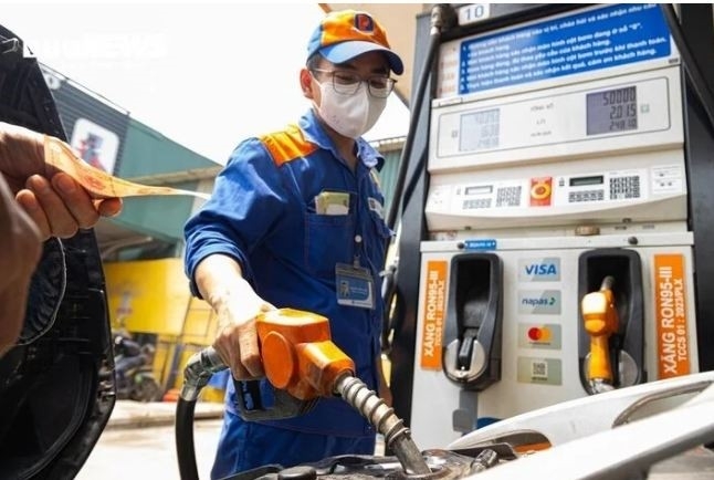 Giá xăng dầu giảm lần thứ 2 liên tiếp