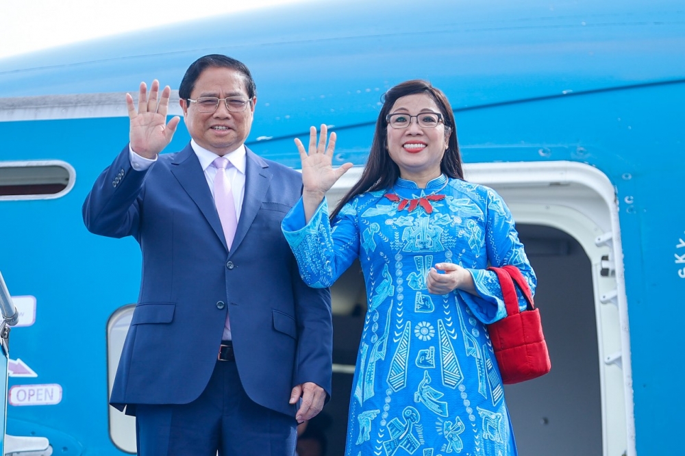 Thủ tướng và Phu nhân lên đường thăm Hàn Quốc