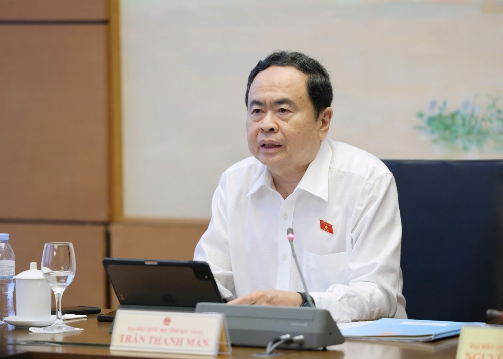 Bài 1: Đất nước đang đứng trước cánh cửa lịch sử