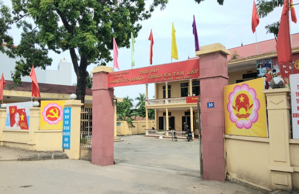 Cán bộ tỉnh, huyện về xã được giữ nguyên lương trong 6 tháng