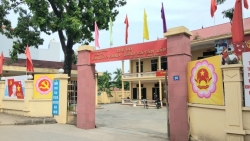 can bo tinh huyen ve xa duoc giu nguyen luong trong 6 thang