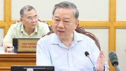 tong bi thu khong de phat sinh van de phuc tap noi bo khi sap xep can bo