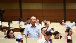 trung tam tai chinh quoc te cho xay ra ma khong co nguoi hop thi rat nguy hiem