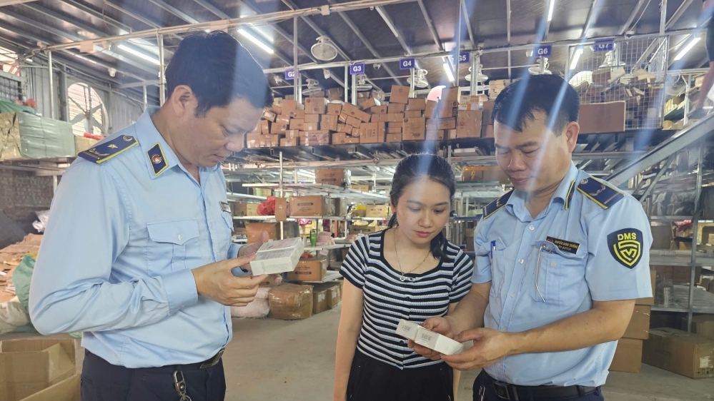 Triệt phá nhiều vụ hàng giả, hàng lậu tại “thủ phủ” Hoài Đức