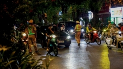 canh sat se tang kiem tra noi co nhieu hang quan de bat nong do con