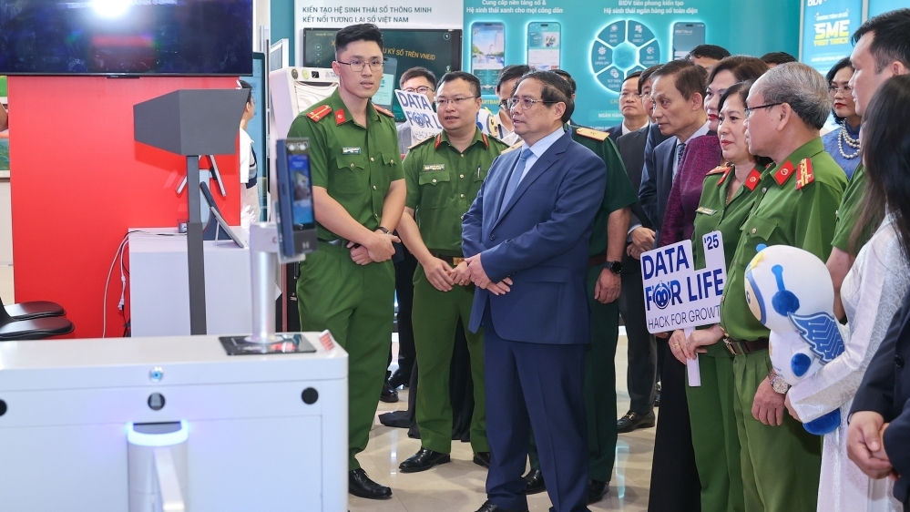 Ngành Ngân hàng viết tiếp khát vọng số hóa quốc gia