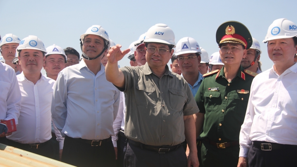 Làm ngày làm đêm, làm thêm cả ngày nghỉ và quyết tâm của Chính phủ