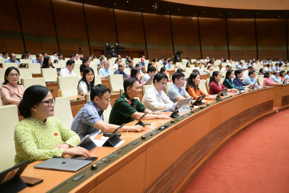 Quốc hội họp về công tác nhân sự và thông qua loạt dự án luật