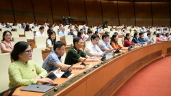 quoc hoi hop ve cong tac nhan su va thong qua loat du an luat